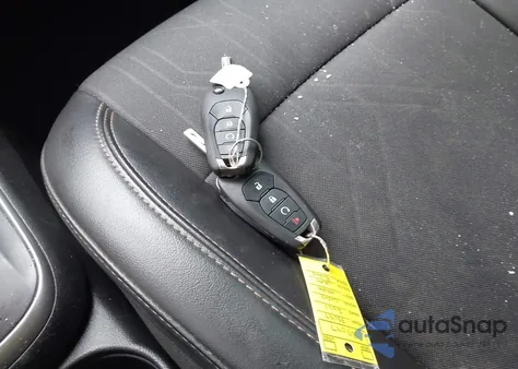 2021 Chevrolet Trax Fwd Lt z USA, uszkodzony, nr VIN KL7CJLSB5MB311845